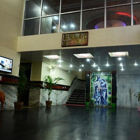 Hotel Krishna International Vrindavan Exterior photo