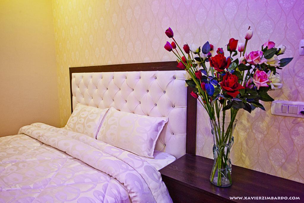 Hotel Krishna International Vrindavan Exterior photo