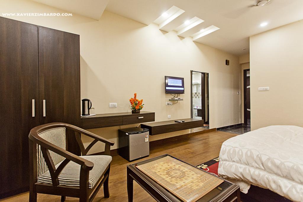 Hotel Krishna International Vrindavan Exterior photo
