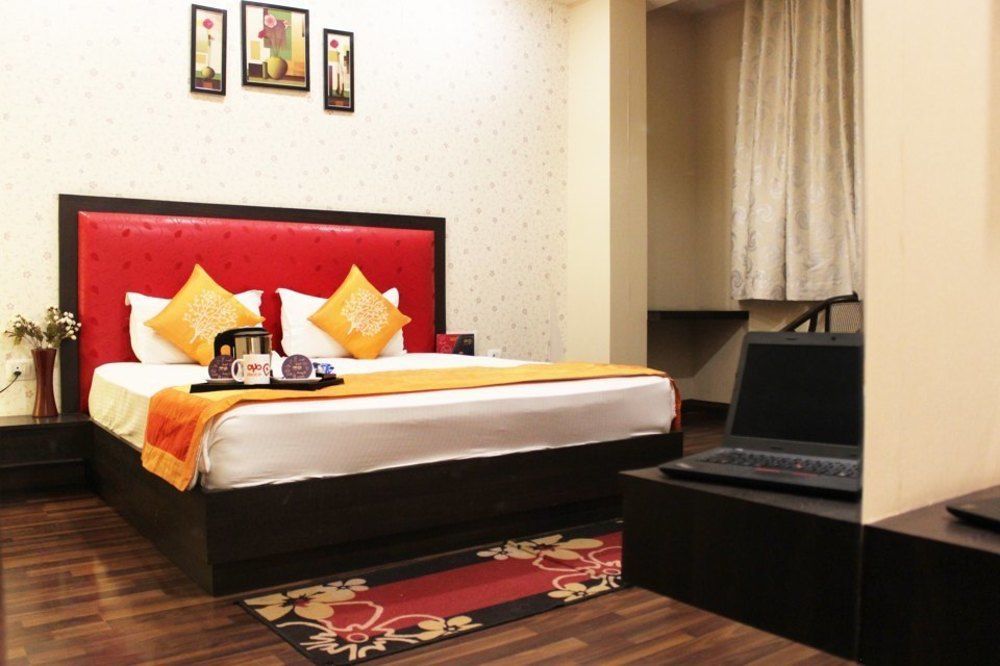 Hotel Krishna International Vrindavan Exterior photo