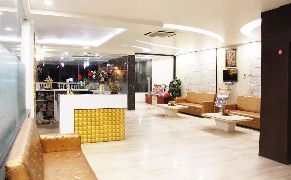 Hotel Krishna International Vrindavan Exterior photo