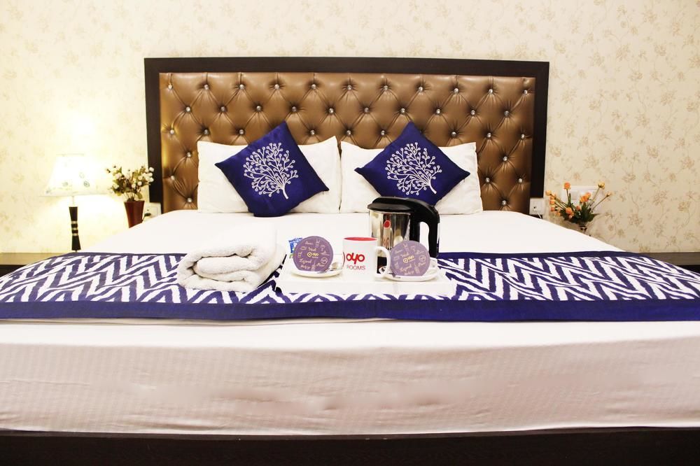 Hotel Krishna International Vrindavan Exterior photo
