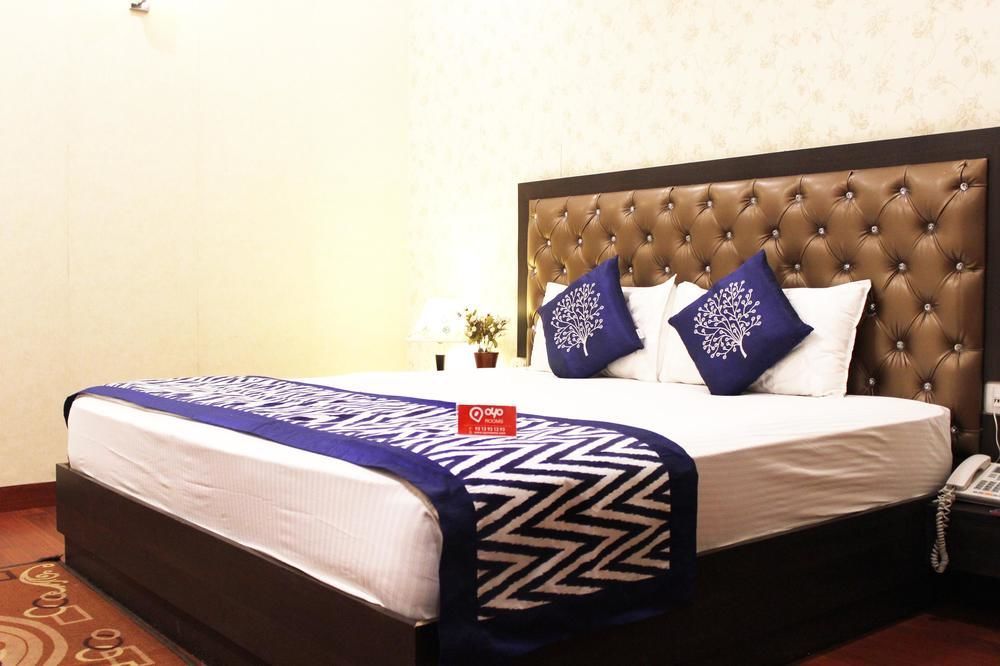 Hotel Krishna International Vrindavan Exterior photo