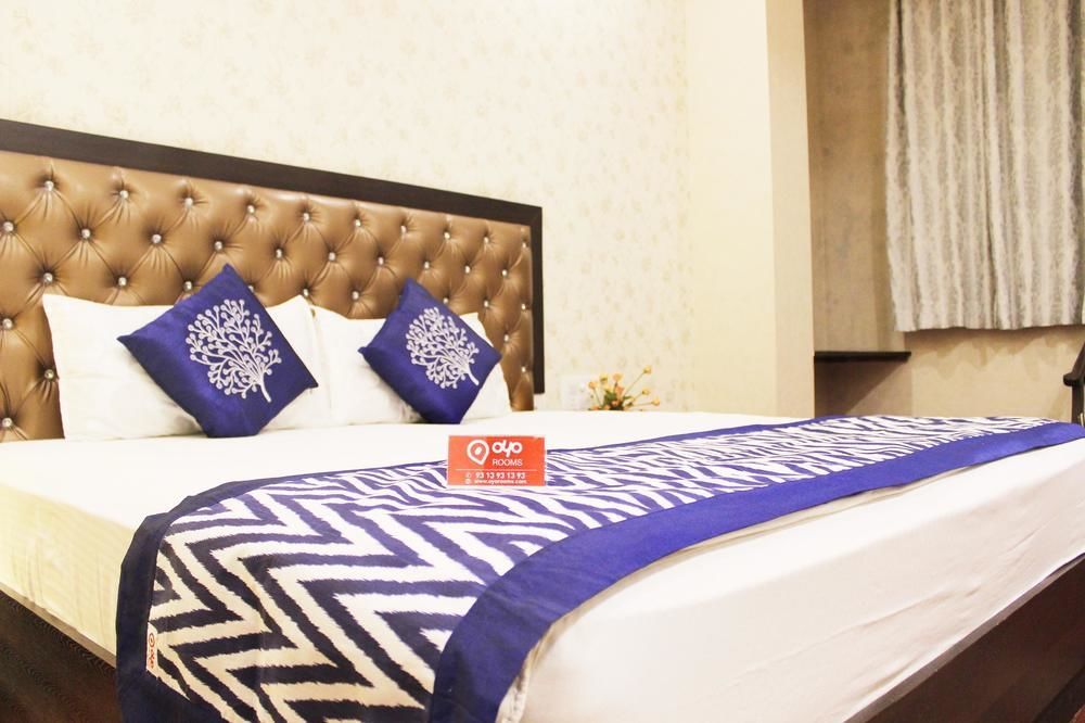 Hotel Krishna International Vrindavan Exterior photo